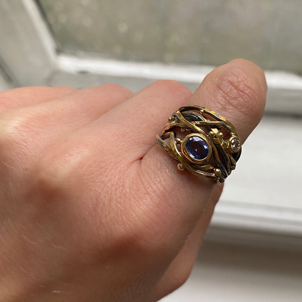 Viklet Ring