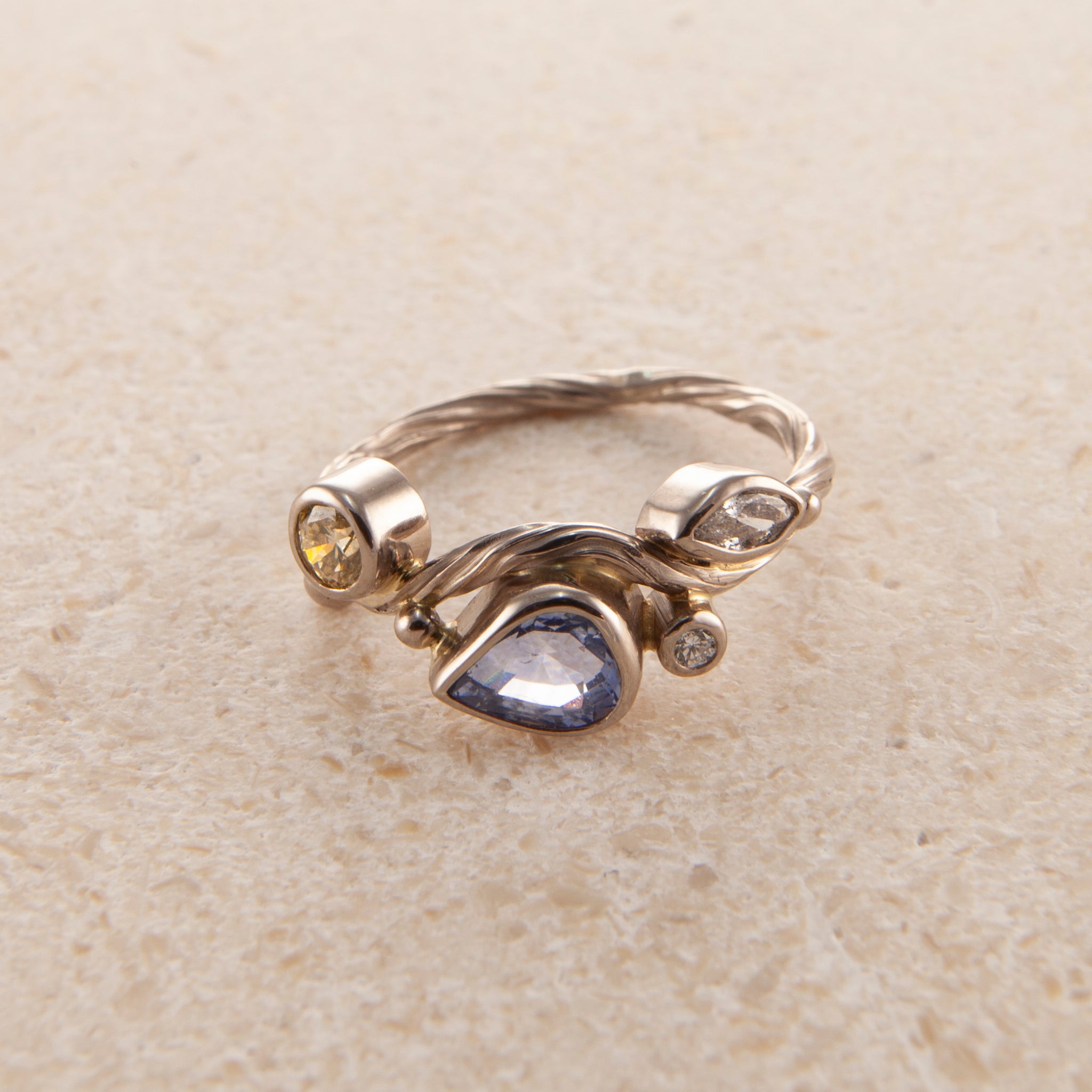 Seafire Ring White Gold