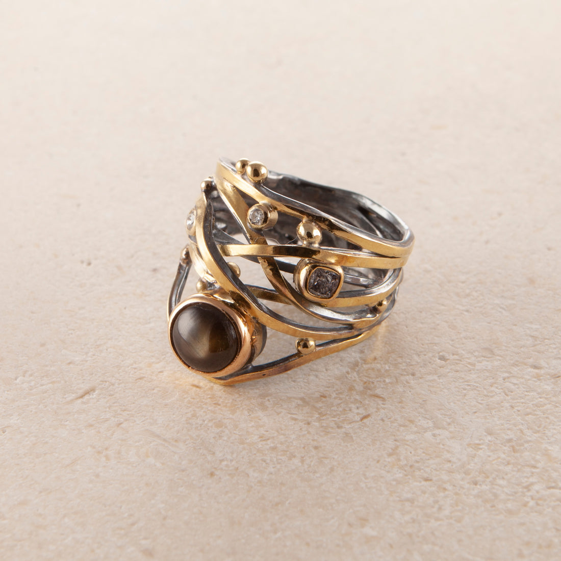 Twisted ring