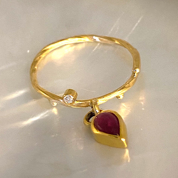 Seafire Gold Ring with pendant